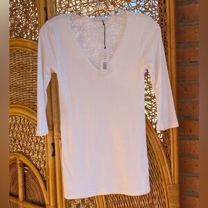 NWT Michael Stars Classic White 3 1/4 Sleeve Top.